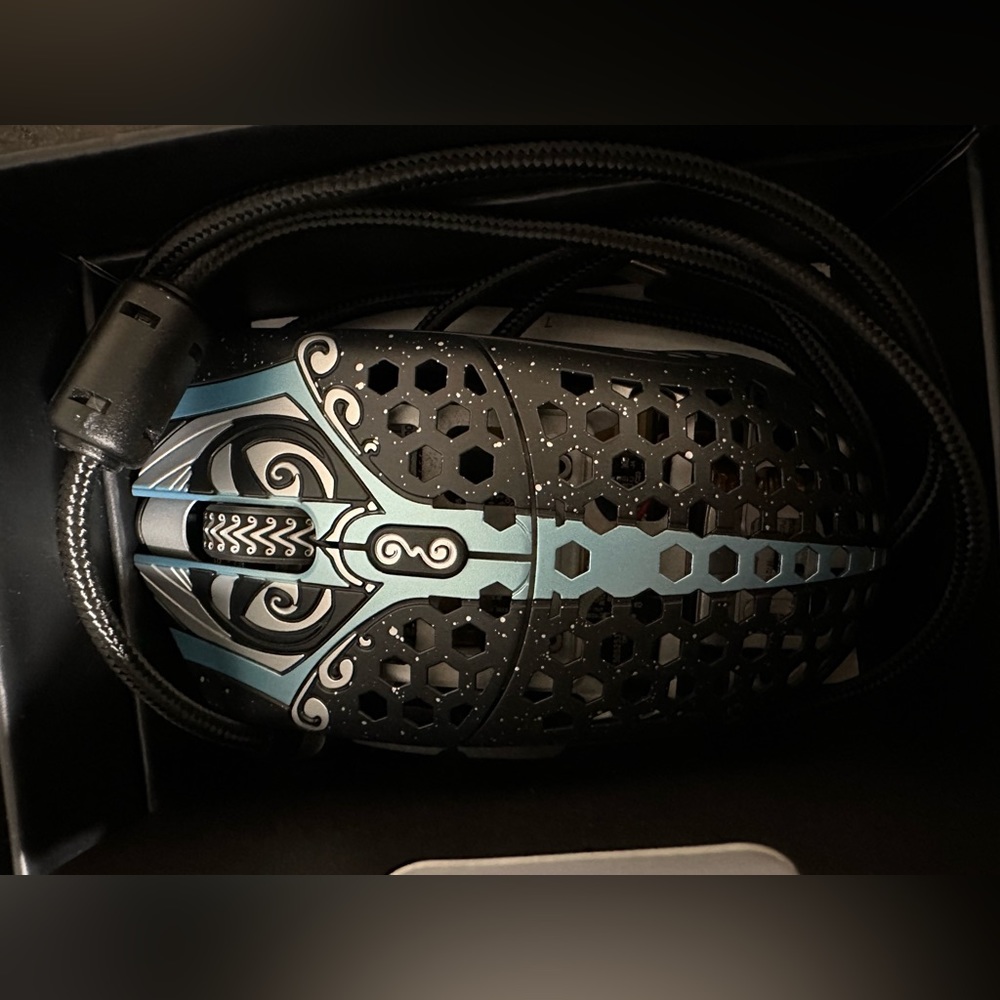 Finalmouse Starlight-12 in Phantom Black, Size Medium